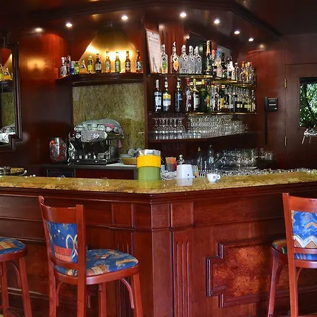 Les Pavillons Du Golfe פאבונה