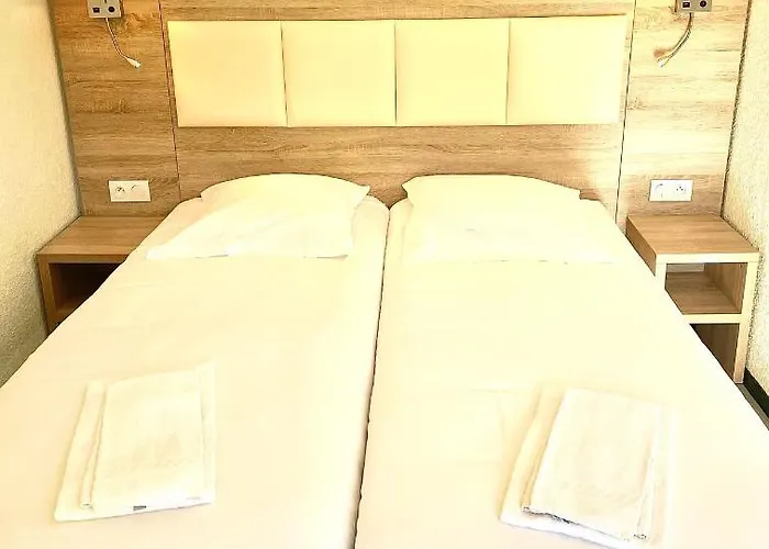 Hotel Les Pavillons Du Golfe 3*