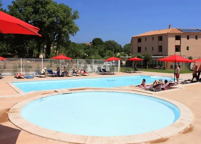 Les Pavillons Du Golfe 3* Favone